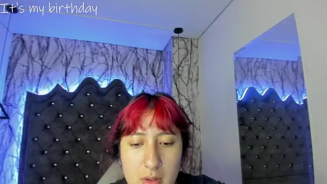 Snapshot of larissa01_ chatting on 01.25.25 larissa01 online show from 01.25.25