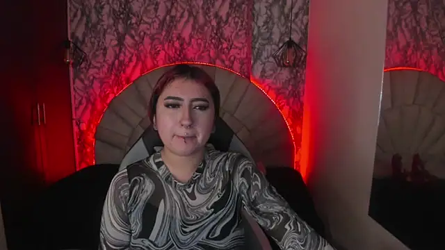 Snapshot of larissa01_ chatting on 02.22.25 larissa01 online show from 02.22.25