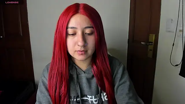 Snapshot of larissa01_ chatting on 03.22.25 larissa01 online show from 03.22.25