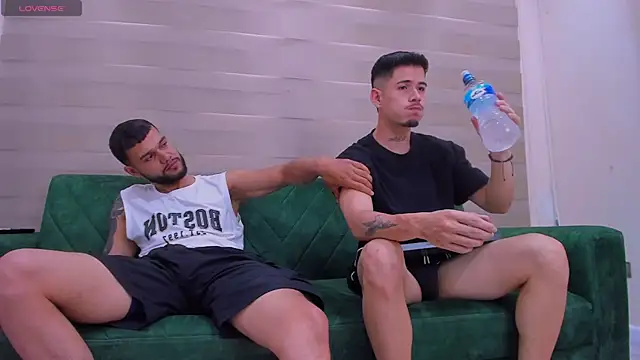 Snapshot of hot_day chatting on 09.22.25 hot day online show from 09.22.25