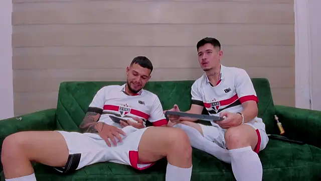 Snapshot of hot_day chatting on 09.30.25 hot day online show from 09.30.25