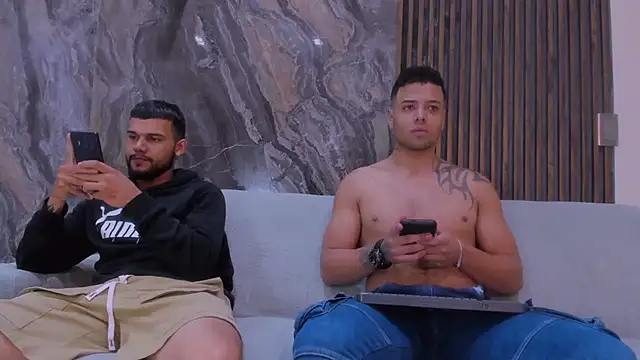 Snapshot of hot_day chatting on 10.11.25 hot day online show from 10.11.25