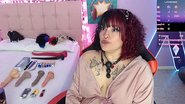 Snapshot of Ruby_Skywalker_ chatting on 12.12.24 Ruby Skywalker online show from 12.12.24