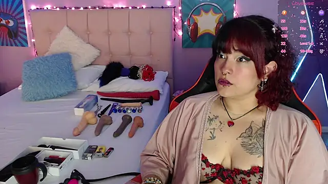Snapshot of Ruby_Skywalker_ chatting on 12.18.24 Ruby Skywalker online show from 12.18.24