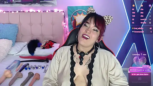 Snapshot of Ruby_Skywalker_ chatting on 12.27.24 Ruby Skywalker online show from 12.27.24