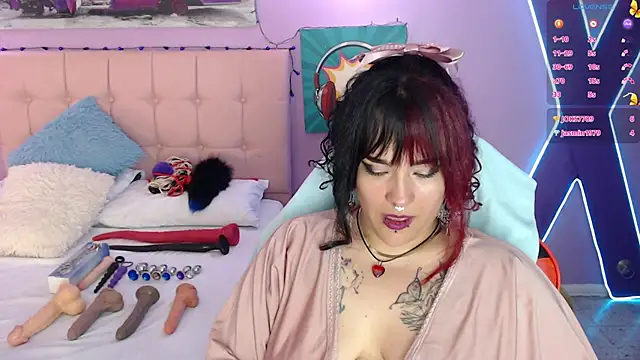 Snapshot of Ruby_Skywalker_ chatting on 12.28.24 Ruby Skywalker online show from 12.28.24