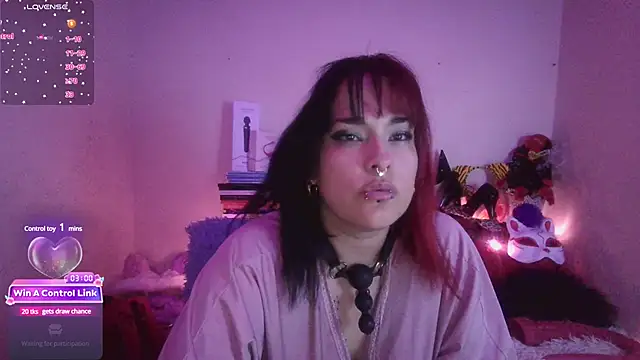 Snapshot of Ruby_Skywalker_ chatting on 01.14.25 Ruby Skywalker online show from 01.14.25