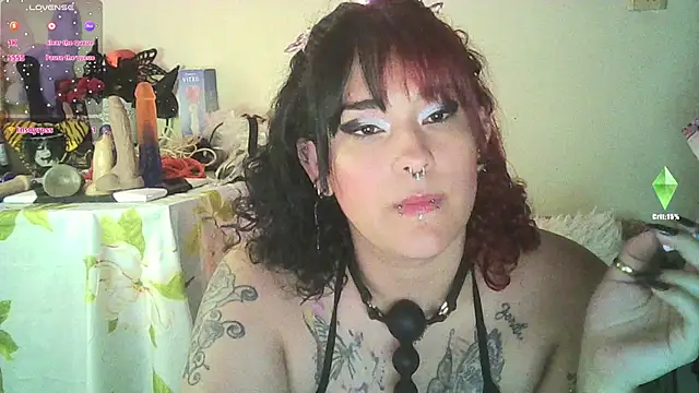 Snapshot of Ruby_Skywalker_ chatting on 01.22.25 Ruby Skywalker online show from 01.22.25