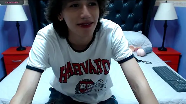 Stephan Queens online show from 12.23.24