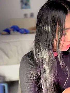 -Loren- online show from 10.05.25