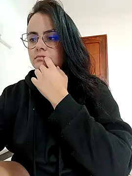 Im Amelia online show from 02.15.25