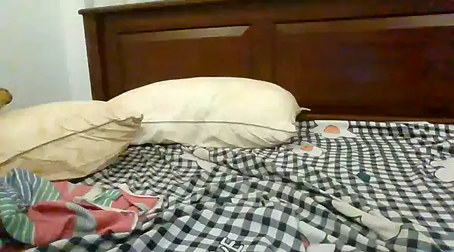 Snapshot of sheron_w6 chatting on 12.27.24 sheron w6 online show from 12.27.24