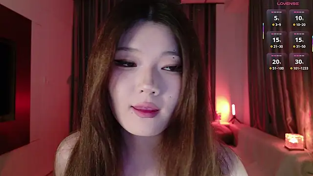 Snapshot of KitayamaChu chatting on 09.19.25 KitayamaChu online show from 09.19.25