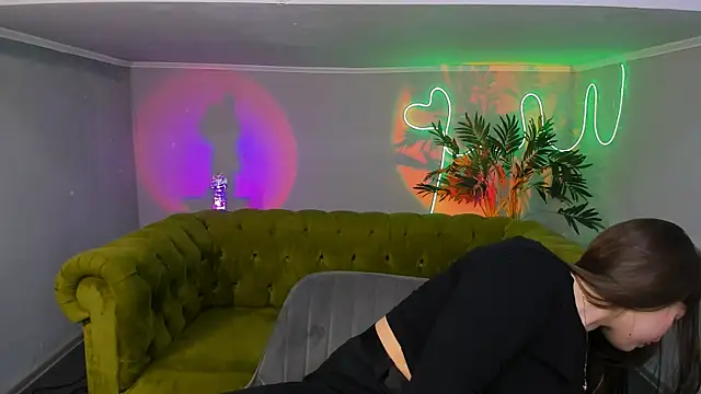  Sun Shy  online show from 01.31.25