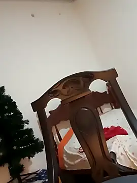 Snapshot of Lanna_hott_ chatting on 12.18.24 Lanna hott online show from 12.18.24