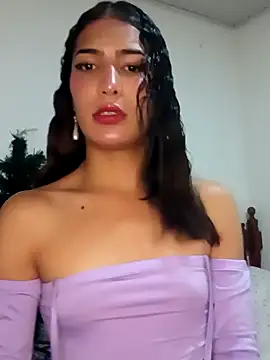 Snapshot of Lanna_hott_ chatting on 12.22.24 Lanna hott online show from 12.22.24