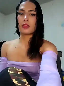 Snapshot of Lanna_hott_ chatting on 02.21.25 Lanna hott online show from 02.21.25