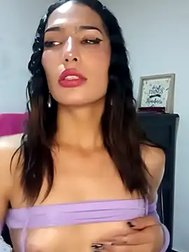 Snapshot of Lanna_hott_ chatting on 03.15.25 Lanna hott online show from 03.15.25