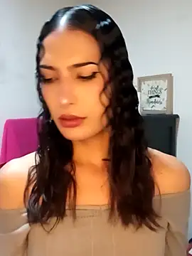 Snapshot of Lanna_hott_ chatting on 03.18.25 Lanna hott online show from 03.18.25