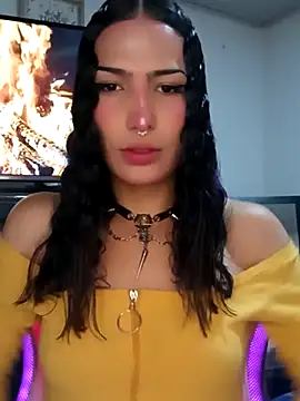 Snapshot of Lanna_hott_ chatting on 09.28.25 Lanna hott online show from 09.28.25