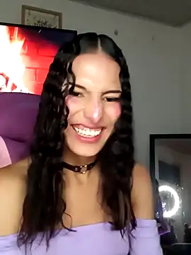 Snapshot of Lanna_hott_ chatting on 10.19.25 Lanna hott online show from 10.19.25