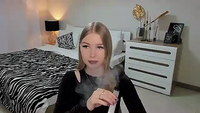 shy  lady online show from 03.20.25