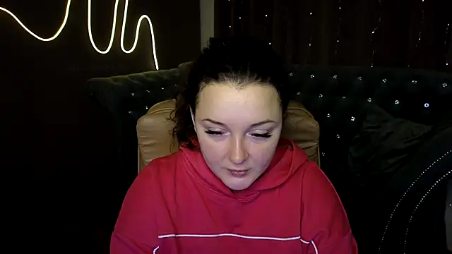 Snapshot of GloriNichols chatting on 12.22.24 GloriNichols online show from 12.22.24