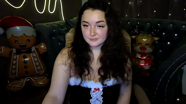 Snapshot of GloriNichols chatting on 12.31.24 GloriNichols online show from 12.31.24