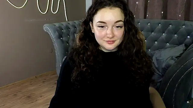 Snapshot of GloriNichols chatting on 01.24.25 GloriNichols online show from 01.24.25