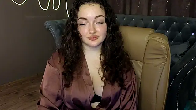 Snapshot of GloriNichols chatting on 01.24.25 GloriNichols online show from 01.24.25