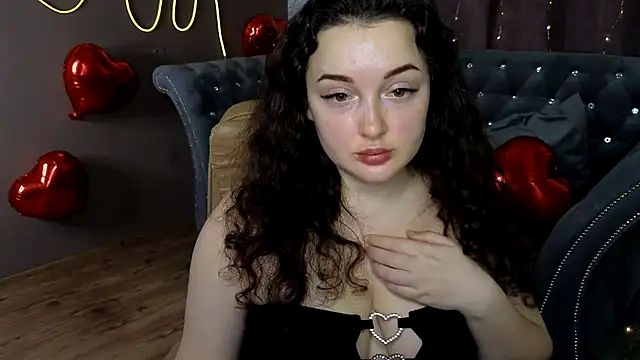 Snapshot of GloriNichols chatting on 01.31.25 GloriNichols online show from 01.31.25
