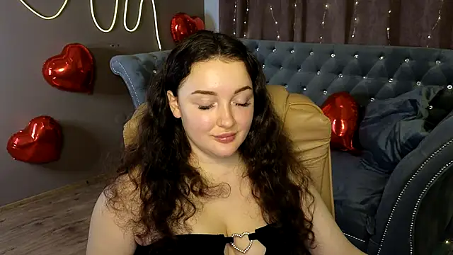 Snapshot of GloriNichols chatting on 02.03.25 GloriNichols online show from 02.03.25