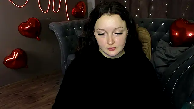 Snapshot of GloriNichols chatting on 02.16.25 GloriNichols online show from 02.16.25
