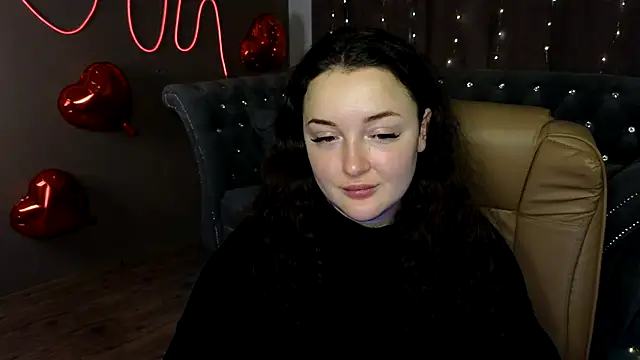 Snapshot of GloriNichols chatting on 02.19.25 GloriNichols online show from 02.19.25
