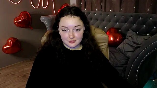 Snapshot of GloriNichols chatting on 02.20.25 GloriNichols online show from 02.20.25
