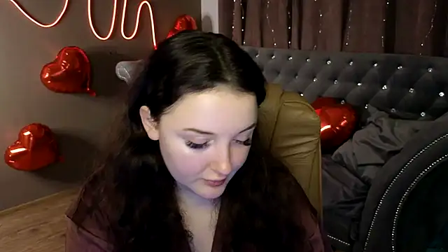 Snapshot of GloriNichols chatting on 02.21.25 GloriNichols online show from 02.21.25