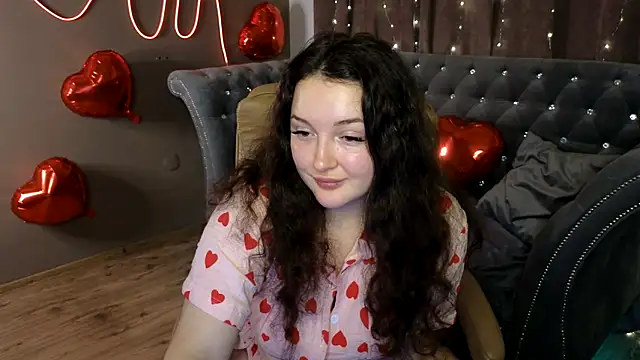 Snapshot of GloriNichols chatting on 02.22.25 GloriNichols online show from 02.22.25