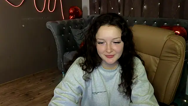 Snapshot of GloriNichols chatting on 03.12.25 GloriNichols online show from 03.12.25