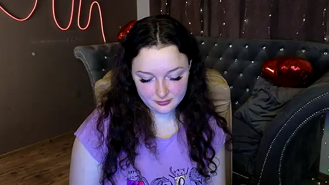 Snapshot of GloriNichols chatting on 03.17.25 GloriNichols online show from 03.17.25