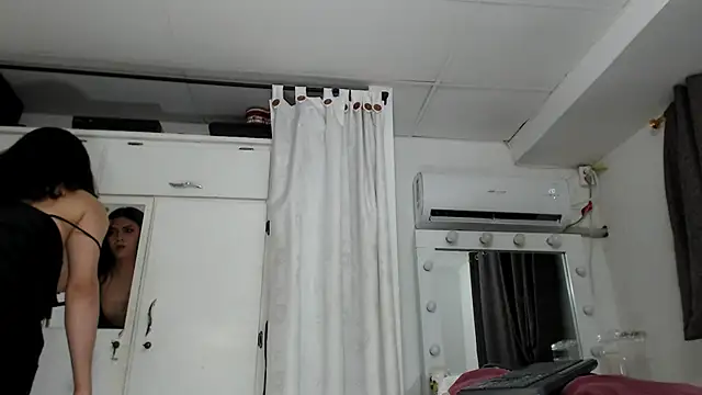 Snapshot of marcella6 chatting on 02.19.25 marcella6 online show from 02.19.25