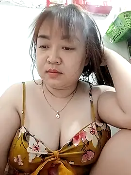 VyOanh2K online show from 02.11.25