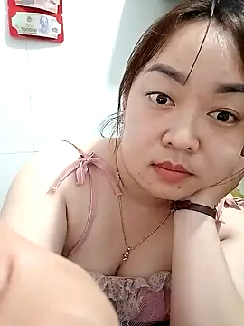 VyOanh2K online show from 02.11.25