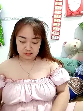 VyOanh2K online show from 02.13.25