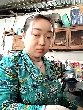 VyOanh2K online show from 02.20.25