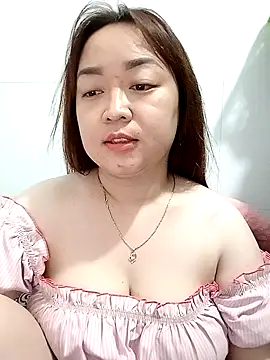 VyOanh2K online show from 02.21.25