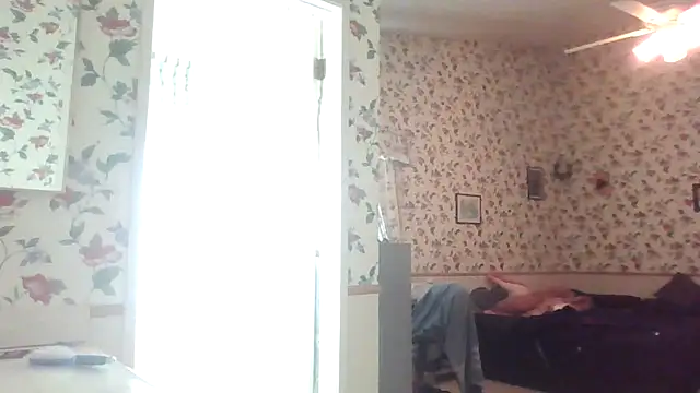 Snapshot of Raulito369 chatting on 11.13.25 Raulito369 online show from 11.13.25