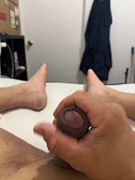 LeggyBus15 online show from 04.13.26