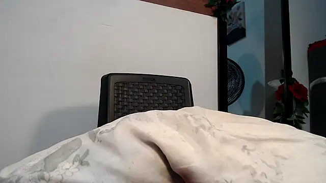 Snapshot of KristalTsXXX chatting on 09.29.25 KristalTsXXX online show from 09.29.25