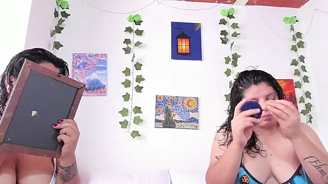 Snapshot of Karol_IsabelCouple chatting on 12.14.24 Karol IsabelCouple online show from 12.14.24