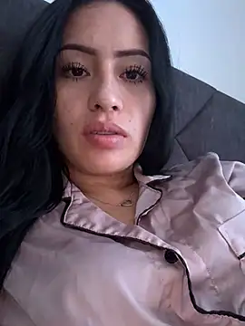 Sara luna  online show from 12.17.24